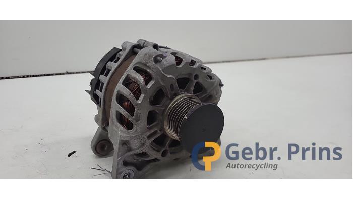 Gebruikte Dynamo Renault Captur I (2R) 1.2 TCE 16V EDC Prijs € 50,00 Margeregeling aangeboden door Autorec. Gebr. Prins b.v.