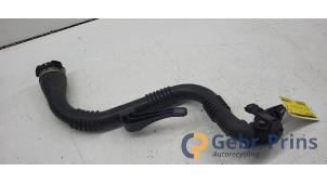 Gebruikte Intercooler Buis Renault Captur (2R) 1.2 TCE 16V EDC Prijs € 25,00 Margeregeling aangeboden door Autorec. Gebr. Prins b.v.
