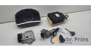 Gebruikte Contactslot + computer Suzuki Ignis (MF) 1.2 Dual Jet 16V Smart Hybrid Prijs € 250,00 Margeregeling aangeboden door Autorec. Gebr. Prins b.v.