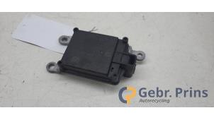 Gebruikte Radar sensor Renault Clio V (RJAB) 1.0 TCe 100 12V Prijs € 150,00 Margeregeling aangeboden door Autorec. Gebr. Prins b.v.