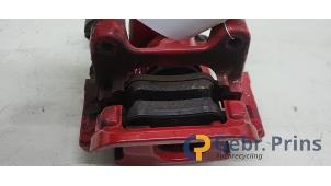 Gebruikte Remklauw (Tang) links-achter Volkswagen Polo VI (AW1) 2.0 GTI Turbo 16V Prijs € 75,00 Margeregeling aangeboden door Autorec. Gebr. Prins b.v.