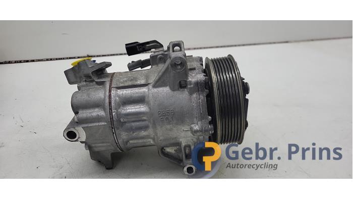 Gebruikte Aircopomp Renault Clio V (RJAB) 1.0 TCe 100 12V Prijs € 150,00 Margeregeling aangeboden door Autorec. Gebr. Prins b.v.