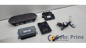 Gebruikte Contactslot + computer Renault Clio V (RJAB) 1.0 TCe 100 12V Prijs € 250,00 Margeregeling aangeboden door Autorec. Gebr. Prins b.v.