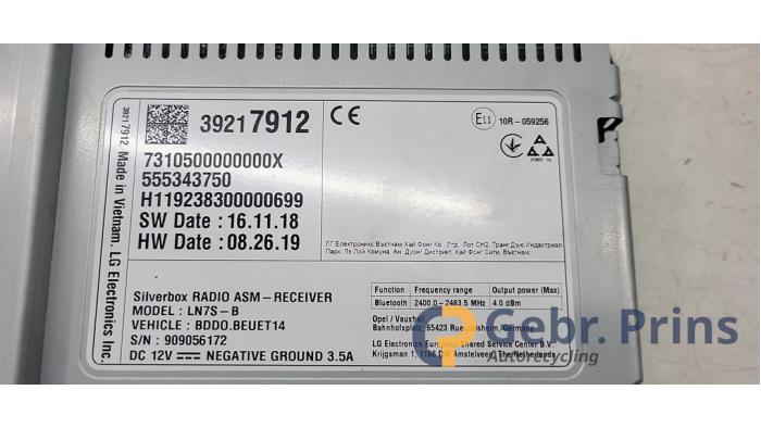 Radio module van een Opel Astra K Sports Tourer 1.2 Turbo 12V 2020