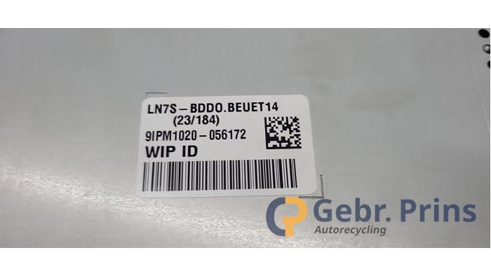 Radio module van een Opel Astra K Sports Tourer 1.2 Turbo 12V 2020