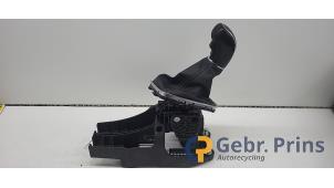 Gebruikte Versnellingspook Opel Astra K Sports Tourer 1.2 Turbo 12V Prijs € 50,00 Margeregeling aangeboden door Autorec. Gebr. Prins b.v.