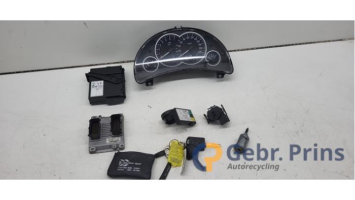 Gebruikte Kontaktslot + computer Opel Tigra Twin Top 1.4 16V Prijs € 150,00 Margeregeling aangeboden door Autorec. Gebr. Prins b.v.