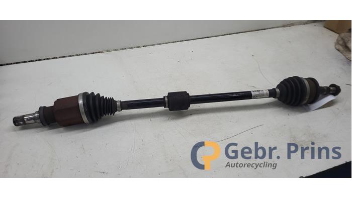 Gebruikte Aandrijfas rechts-voor Opel Astra K Sports Tourer 1.2 Turbo 12V Prijs € 75,00 Margeregeling aangeboden door Autorec. Gebr. Prins b.v.