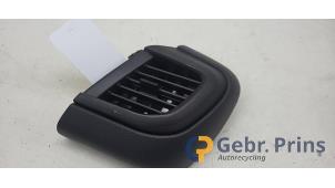 Gebruikte Luchtrooster Dashboard Citroen Jumpy 1.5 Blue HDi 120 Prijs € 18,15 Inclusief btw aangeboden door Autorec. Gebr. Prins b.v.