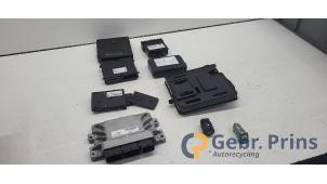 Gebruikte Kontaktslot + computer Renault Zoé (AG) R90 Prijs € 250,00 Margeregeling aangeboden door Autorec. Gebr. Prins b.v.