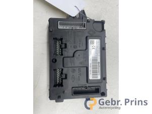 Gebruikte Module Bodycontrol Renault Clio IV Estate/Grandtour (7R) 1.5 Energy dCi 90 FAP Prijs € 35,00 Margeregeling aangeboden door Autorec. Gebr. Prins b.v.