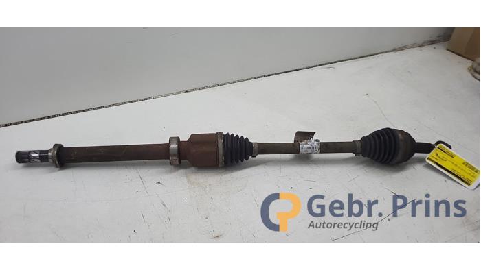 Gebruikte Steekas rechts-voor Renault Clio IV Estate/Grandtour (7R) 1.5 Energy dCi 90 FAP Prijs € 50,00 Margeregeling aangeboden door Autorec. Gebr. Prins b.v.