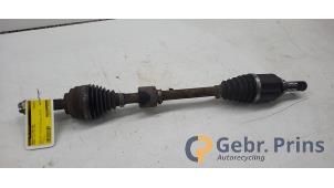 Gebruikte Homokineetas links-voor Renault Clio IV Estate/Grandtour (7R) 1.5 Energy dCi 90 FAP Prijs € 50,00 Margeregeling aangeboden door Autorec. Gebr. Prins b.v.