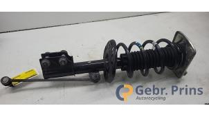 Gebruikte Schokdemperpoot links-voor Citroen Jumpy 1.5 Blue HDi 120 Prijs € 90,75 Inclusief btw aangeboden door Autorec. Gebr. Prins b.v.