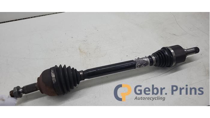 Gebruikte Aandrijfas links-voor Citroen Jumpy 1.5 Blue HDi 120 Prijs € 181,50 Inclusief btw aangeboden door Autorec. Gebr. Prins b.v.