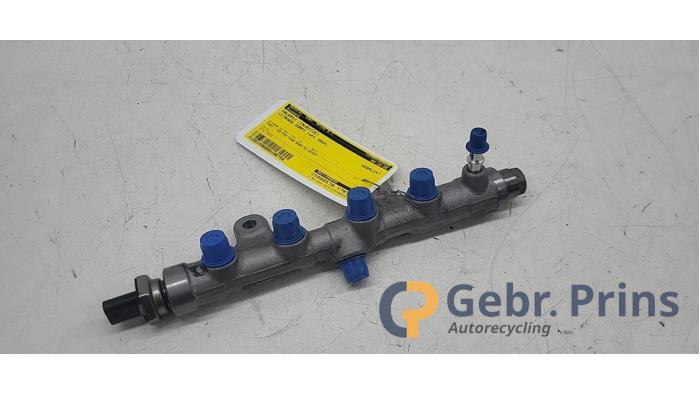 Gebruikte Injector brug Citroen Jumpy 1.5 Blue HDi 120 Prijs € 60,50 Inclusief btw aangeboden door Autorec. Gebr. Prins b.v.