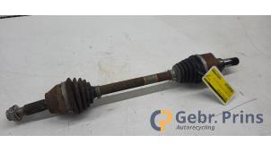 Gebruikte Aandrijfas links-voor Ford Fiesta 6 (JA8) 1.6 TDCi 16V ECOnetic Prijs € 35,00 Margeregeling aangeboden door Autorec. Gebr. Prins b.v.