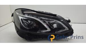 Gebruikte Koplamp rechts Mercedes E Estate (S212) E-250 CDI 16V BlueEfficiency Prijs € 600,00 Margeregeling aangeboden door Autorec. Gebr. Prins b.v.