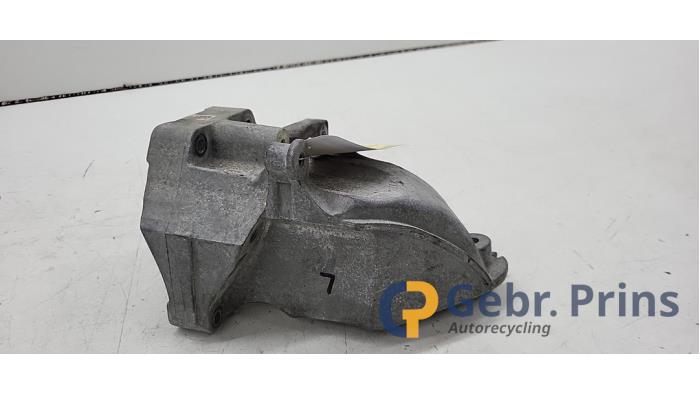 Gebruikte Motorrubber Mercedes E Estate (S212) E-250 CDI 16V BlueEfficiency Prijs € 20,00 Margeregeling aangeboden door Autorec. Gebr. Prins b.v.