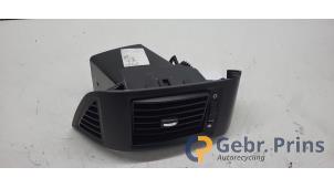 Gebruikte Luchtrooster Dashboard Citroen Jumper (U9) 2.2 Blue HDi 165 Prijs € 24,20 Inclusief btw aangeboden door Autorec. Gebr. Prins b.v.