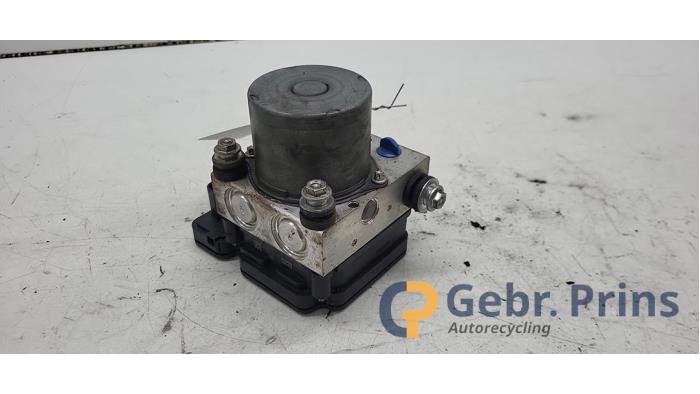 Gebruikte ABS Pomp Citroen Jumper (U9) 2.2 Blue HDi 165 Prijs € 242,00 Inclusief btw aangeboden door Autorec. Gebr. Prins b.v.