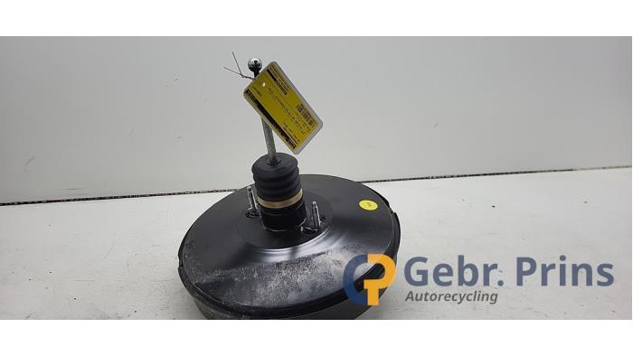 Gebruikte Rembekrachtiger Volkswagen Golf VII (AUA) 1.2 TSI 16V Prijs € 60,00 Margeregeling aangeboden door Autorec. Gebr. Prins b.v.