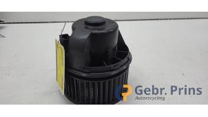 Gebruikte Kachel Ventilatiemotor Ford C-Max (DXA) 1.0 Ti-VCT EcoBoost 12V 125 Prijs € 40,00 Margeregeling aangeboden door Autorec. Gebr. Prins b.v.