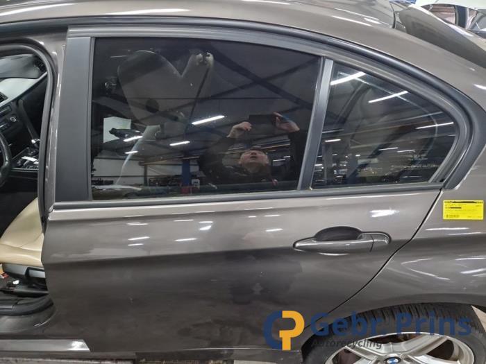 Portier 4Deurs links-achter van een BMW 3 serie (F30) 320i 2.0 16V 2012