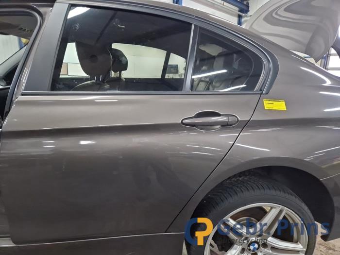 Portier 4Deurs links-achter van een BMW 3 serie (F30) 320i 2.0 16V 2012