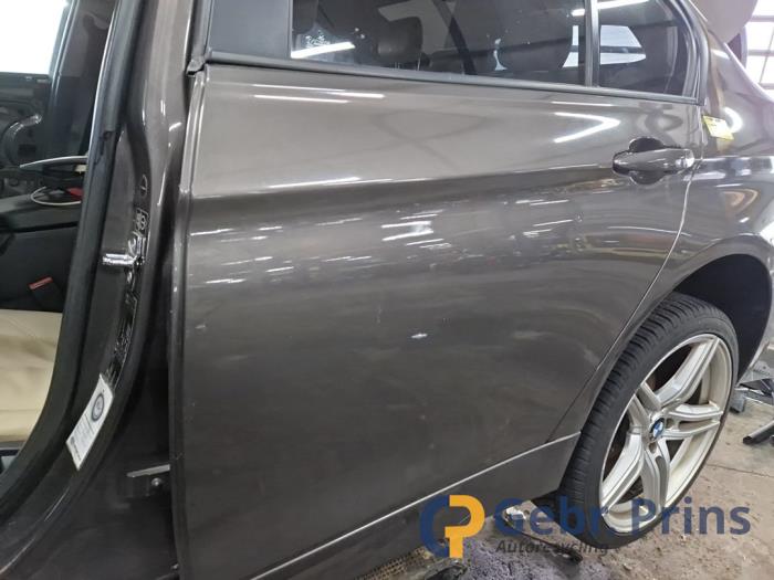 Portier 4Deurs links-achter van een BMW 3 serie (F30) 320i 2.0 16V 2012