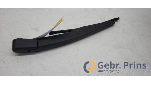 Gebruikte Ruitenwisserarm achter Ford Ka+ 1.2 Prijs € 15,00 Margeregeling aangeboden door Autorec. Gebr. Prins b.v.