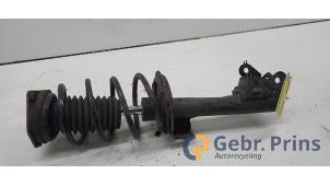 Gebruikte Schokdemperpoot rechts-voor Mercedes B (W245) 1.5 B-150 16V Prijs € 50,00 Margeregeling aangeboden door Autorec. Gebr. Prins b.v.