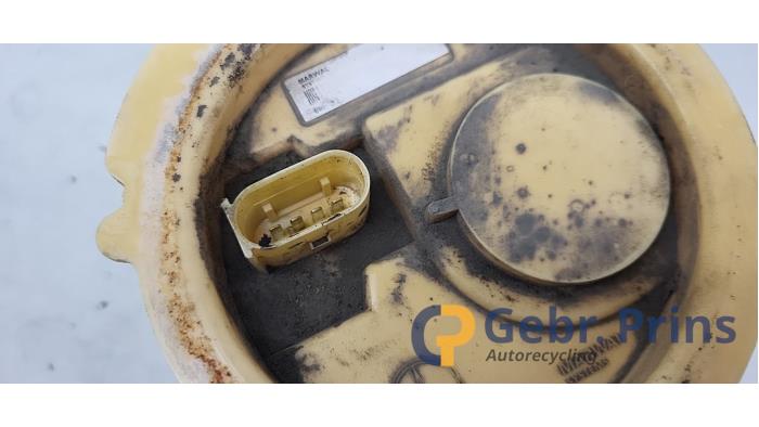 Tank element Pomp van een Mercedes-Benz B (W245) 1.5 B-150 16V 2006