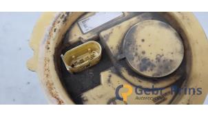 Tank element Pomp van een Mercedes-Benz B (W245) 1.5 B-150 16V 2006