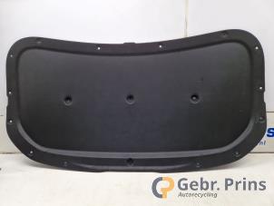 Gebruikte Motorkap Isolatie Polestar Polestar 4 Long Range Dual Motor 100 kWh Prijs € 50,00 Margeregeling aangeboden door Autorec. Gebr. Prins b.v.