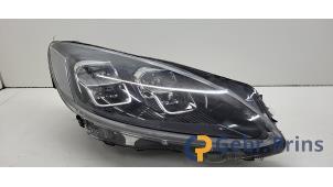 Gebruikte Koplamp rechts Ford Kuga III (DFK) 2.5 PHEV 16V Prijs € 400,00 Margeregeling aangeboden door Autorec. Gebr. Prins b.v.