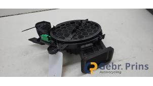 Gebruikte Subwoofer Ford Kuga III (DFK) 2.5 PHEV 16V Prijs € 75,00 Margeregeling aangeboden door Autorec. Gebr. Prins b.v.