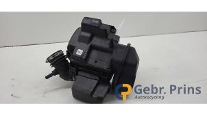 Gebruikte Luchtfilterhuis Ford Kuga III (DFK) 2.5 PHEV 16V Prijs € 75,00 Margeregeling aangeboden door Autorec. Gebr. Prins b.v.