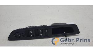 Gebruikte Raam schakelaar elektrisch Citroen C4 Berline (BA/BB/BC) 1.2 PureTech 130 12V Prijs € 50,00 Margeregeling aangeboden door Autorec. Gebr. Prins b.v.
