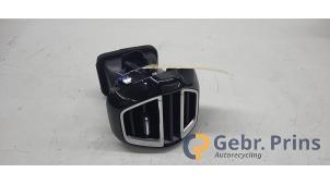 Gebruikte Luchtrooster Dashboard Citroen C4 Berline (BA/BB/BC) 1.2 PureTech 130 12V Prijs € 30,00 Margeregeling aangeboden door Autorec. Gebr. Prins b.v.