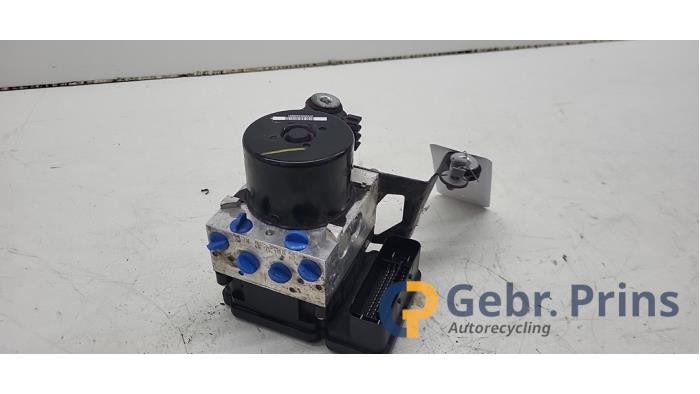 Gebruikte ABS Pomp Volvo V60 I (FW/GW) 2.0 T5 16V Prijs € 60,00 Margeregeling aangeboden door Autorec. Gebr. Prins b.v.