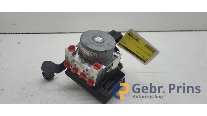 Gebruikte ABS Pomp BMW 1 serie (F20) 120i 2.0 16V Prijs € 125,00 Margeregeling aangeboden door Autorec. Gebr. Prins b.v.