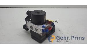 Gebruikte ABS Pomp Volkswagen Caddy III (2KA,2KH,2CA,2CH) 1.9 TDI Prijs € 90,75 Inclusief btw aangeboden door Autorec. Gebr. Prins b.v.