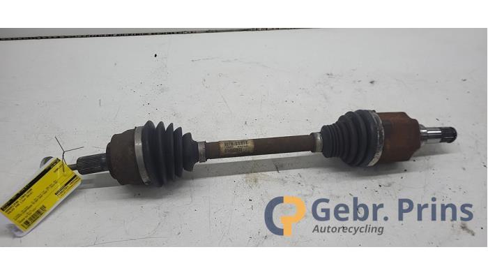 Gebruikte Steekas links-voor Volvo V40 (MV) 1.6 T3 GTDi 16V Prijs € 60,00 Margeregeling aangeboden door Autorec. Gebr. Prins b.v.