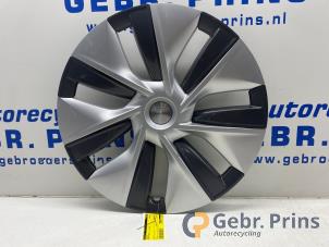 Gebruikte Wieldop Tesla Model Y (5YJY) RWD Prijs € 35,00 Margeregeling aangeboden door Autorec. Gebr. Prins b.v.