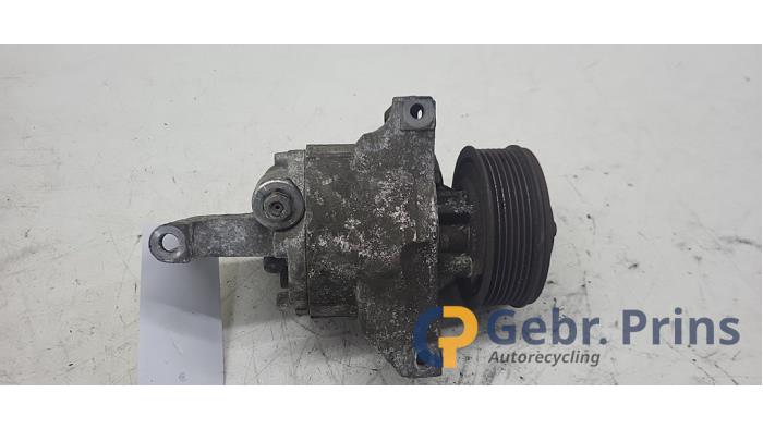 Gebruikte Aircopomp Renault Twingo III (AH) 1.0 SCe 70 12V Prijs € 100,00 Margeregeling aangeboden door Autorec. Gebr. Prins b.v.