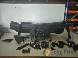 Gebruikte Airbag set + dashboard Peugeot 308 SW (F4/FC/FN/FR) 1.2 12V PureTech 130 Prijs € 1.000,00 Margeregeling aangeboden door Autorec. Gebr. Prins b.v.
