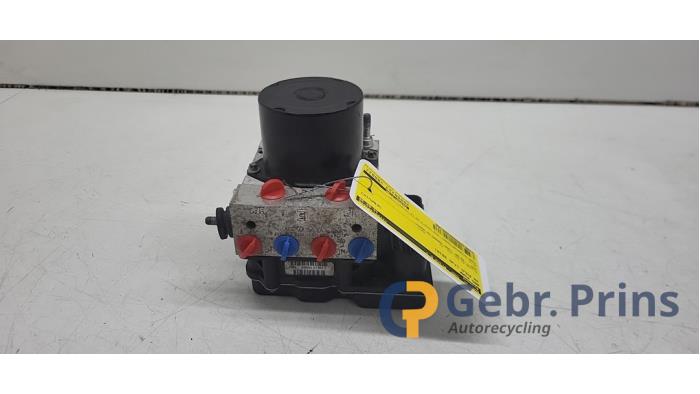 Gebruikte ABS Pomp Volkswagen Polo V (6R) 1.4 16V Prijs € 35,00 Margeregeling aangeboden door Autorec. Gebr. Prins b.v.