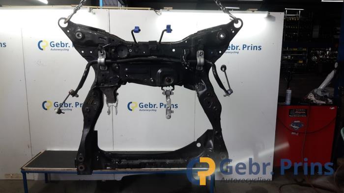 Gebruikte Subframe Volvo XC60 II (UZ) 2.0 T6 16V Plug-in Hybrid AWD Prijs € 350,00 Margeregeling aangeboden door Autorec. Gebr. Prins b.v.