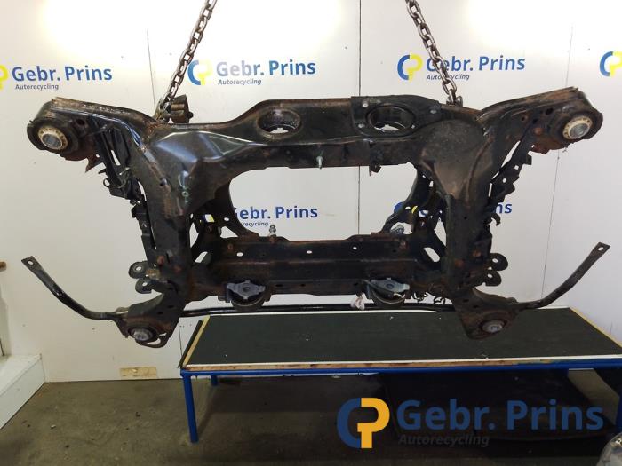 Gebruikte Subframe Volvo XC60 II (UZ) 2.0 T6 16V Plug-in Hybrid AWD Prijs € 300,00 Margeregeling aangeboden door Autorec. Gebr. Prins b.v.
